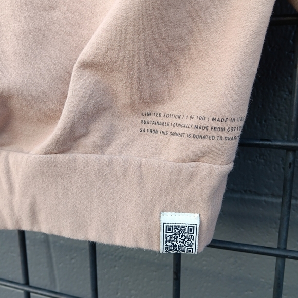 The Giving Movement zip-up sweater - Picture 6 of 8